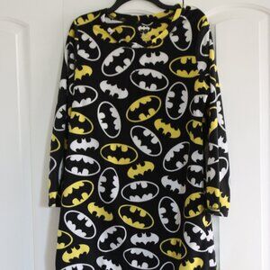 TM & DC Comics Long Sleeve Lightweight Fleece White/Black/Yellow Batman Gown Med